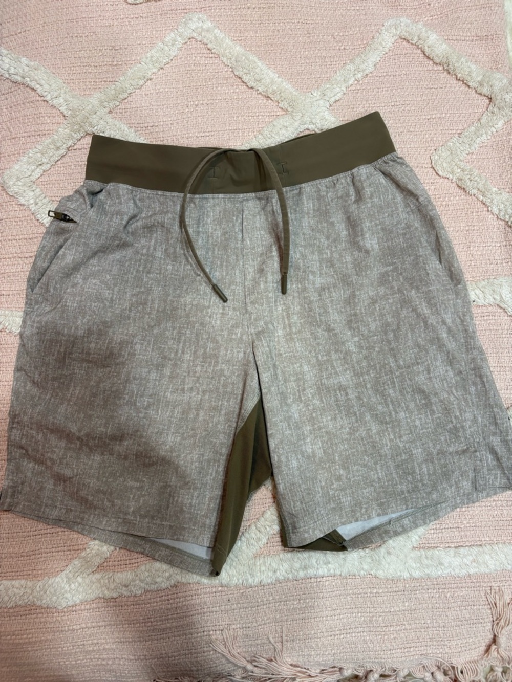 Lululemon T.H.E. Shorts Men Small Brown Linerless Zip Pocket Training Adult S